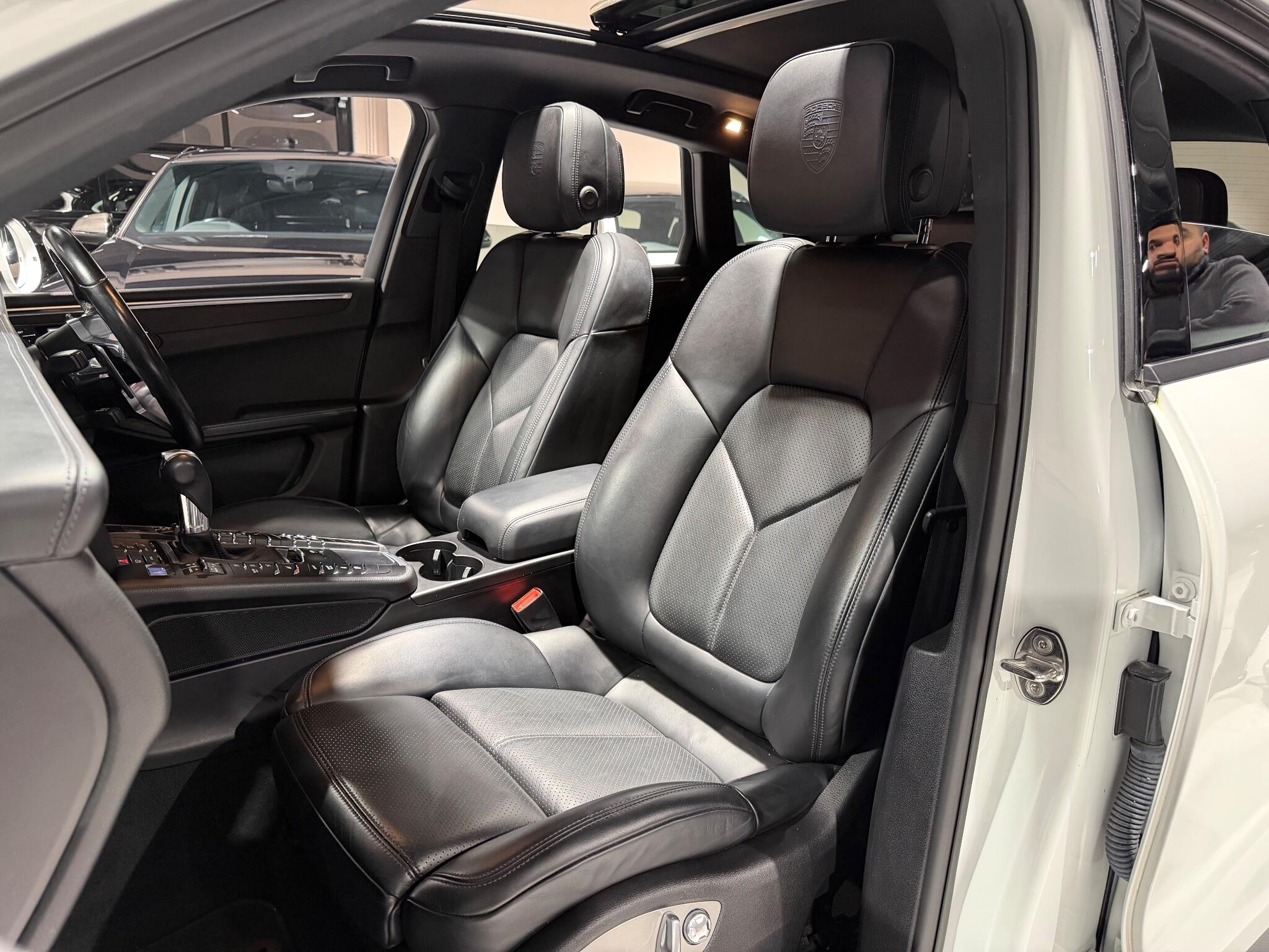 Porsche Macan 2.0T SUV 5dr Petrol PDK 4WD Euro 6 (s/s) (252 ps)